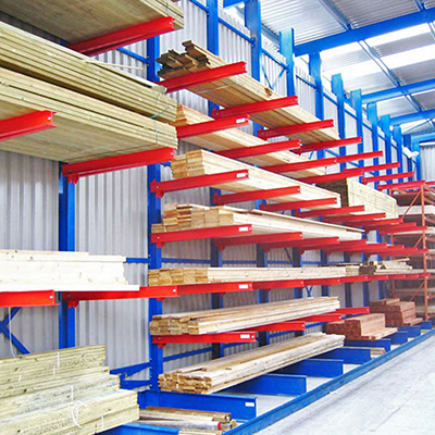 What are the characteristics of the cantilever of the cantilever rack?